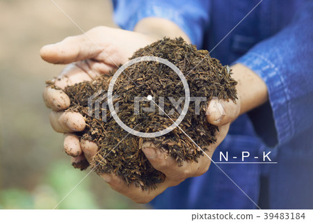 Infographics Circles and N - P - K , Male farmers  39483184