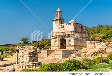 Fortifications of Chittor Fort in Chittorgarh city 39484687