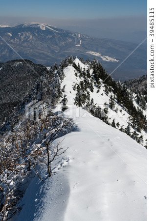 Hon Shirane Mountain seen from the top of Mt. Hon Shirane Mountain seen from the top of Mt. 39485115