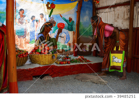 Vegetable seller with customer, Kaneri Math Vegetable seller with customer, Kaneri Math 39485251