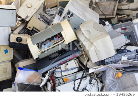 Computer and junk 39486269