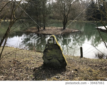 Romantic lake view Romantic lake view 39487061