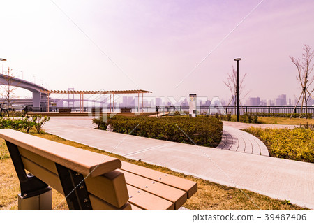 Landscape of early summer (bench) Landscape of early summer (bench) 39487406