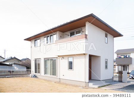 一幢房子 一幢房子 39489111