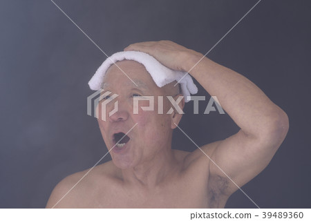 資深沐浴的圖像 39489360