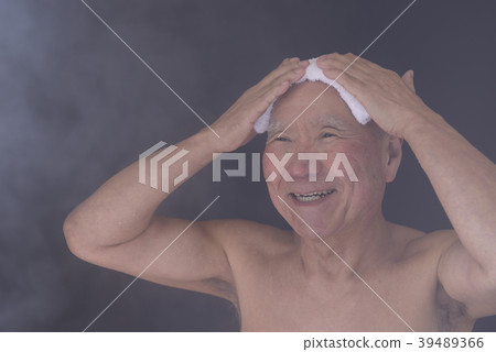 資深沐浴的圖像 39489366
