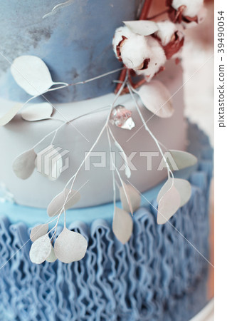 beautiful wedding cake 39490054