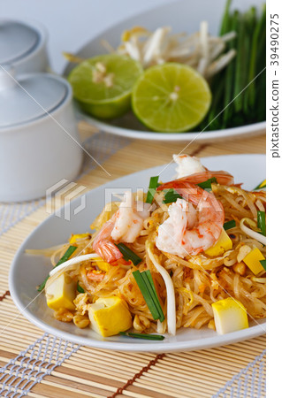 Thai stir-fried rice noodles (Pad Thai) Thai stir-fried rice noodles (Pad Thai) 39490275