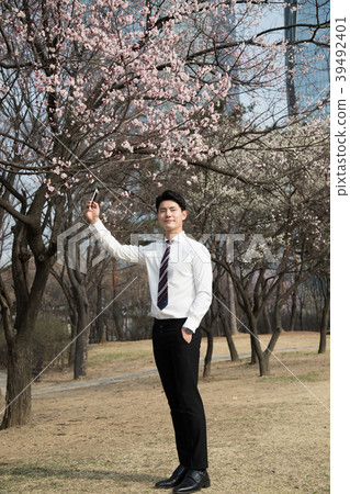 Day of a salary man, afternoon of a business man, a young worker, 39492401