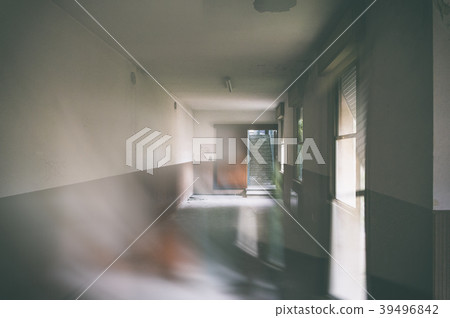 Old abandoned school Old abandoned school 39496842