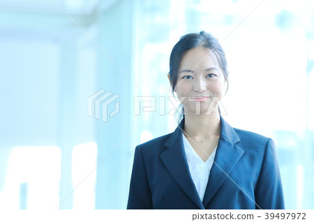 Recruit image [Women, human resources, recruitment] 39497972