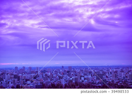 Morning glow and townscape 39498533