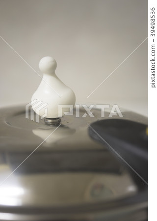 壓力鍋重量（擺動後的狀態） 39498536