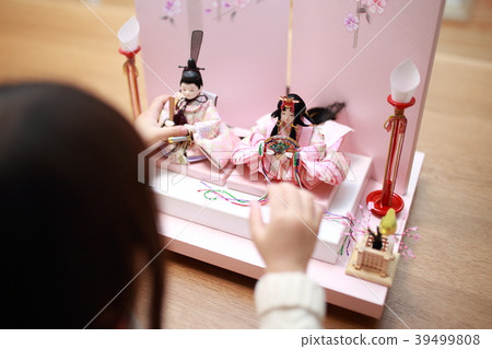 Doll puppet (Children and infants Faceless Events Events Hinamatsuri Rear view Front Bokeh girl Girls' festival tradition) Doll puppet (Children and infants Faceless Events Events Hinamatsuri Rear view Front Bokeh girl Girls' festival tradition) 39499808