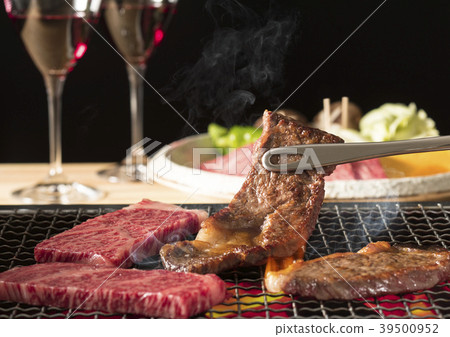 Grilled meat 39500952