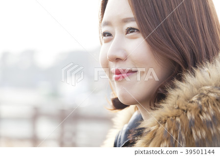年輕的女人,旅行,江陵,江原道 年輕的女人,旅行,江陵,江原道 39501144
