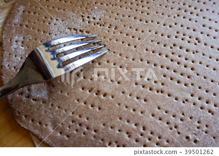 Whole-grain bread 39501262