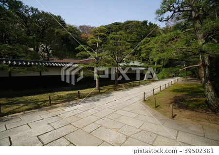 Yokohama Sankeien Garden Shiranum House cobblestone 39502381