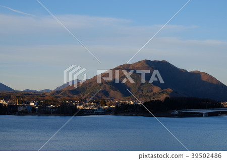Lake Kawaguchi scenery at dawn 39502486
