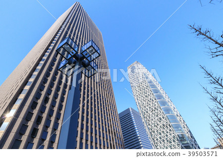 Urban scenery Shinjuku buildings and blue sky 39503571