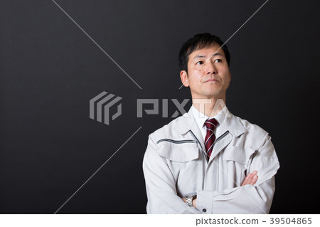 中年男子(工作服) 中年男子(工作服) 39504865