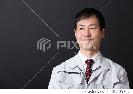 中年男子(工作服) 中年男子(工作服) 39505862