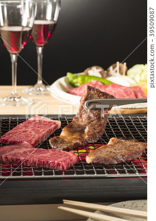 Grilled meat 39509087