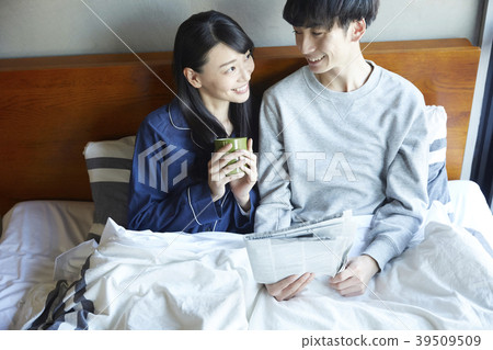 Couple lifestyle Couple lifestyle 39509509
