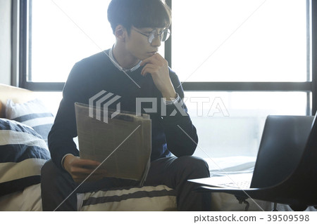 Businessman work home Businessman work home 39509598