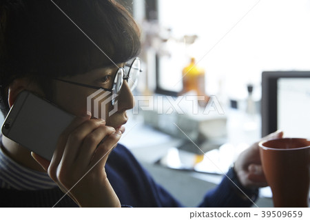 Businessman stock trading Businessman stock trading 39509659