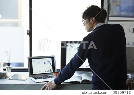 Businessman stock trading 39509718