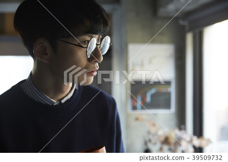 Businessman stock trading Businessman stock trading 39509732