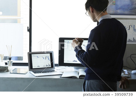 Businessman stock trading Businessman stock trading 39509739
