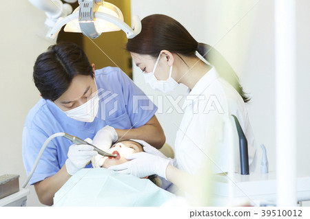 Dentist treatment 39510012