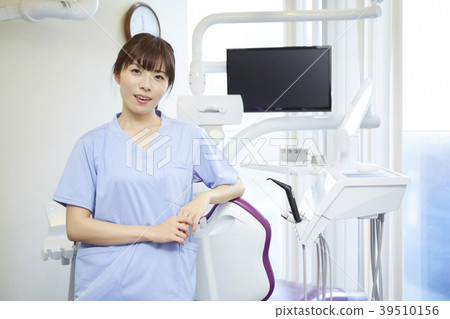 在牙醫工作的女人 在牙醫工作的女人 39510156