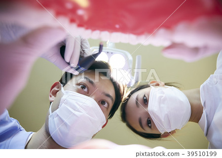 Dentist treatment 39510199