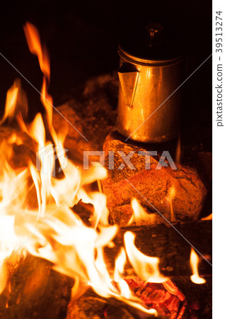 篝火和咖啡 篝火和咖啡 39513274