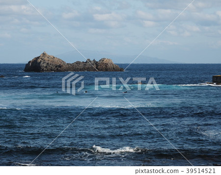 Shikinejima Island lower coast 39514521
