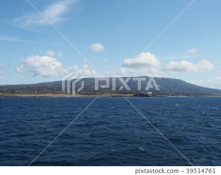izu-Oshima  39514761