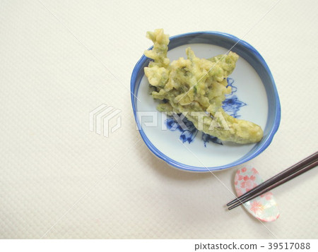 Taste of spring Tempura of cod sprouts 39517088