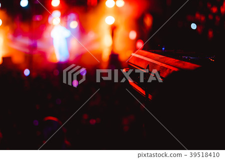 searchlights at a concert 39518410