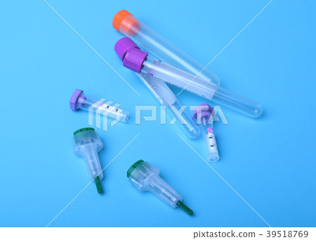 Set of laboratory supplies for blood test. Petri 39518769