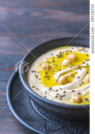 Bowl of hummus Bowl of hummus 39519359