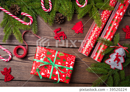 Christmas background with gift box and decorations 39520224