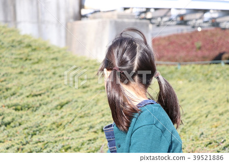 Back of girl Back of girl 39521886