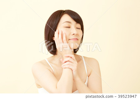 Beauty Image Middle Female Beauty Image Middle Female 39523947