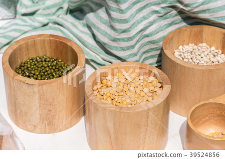 Ancient grains and healthy organic edible seeds Ancient grains and healthy organic edible seeds 39524856