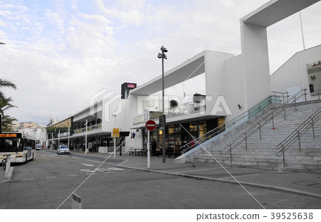Cannes cannes 39525638