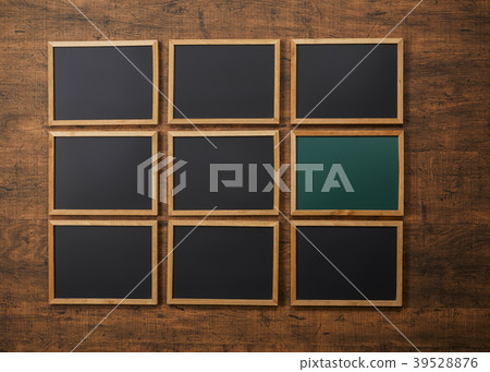 A blackboard 39528876