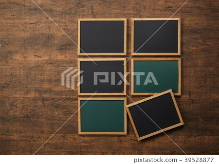 A blackboard 39528877